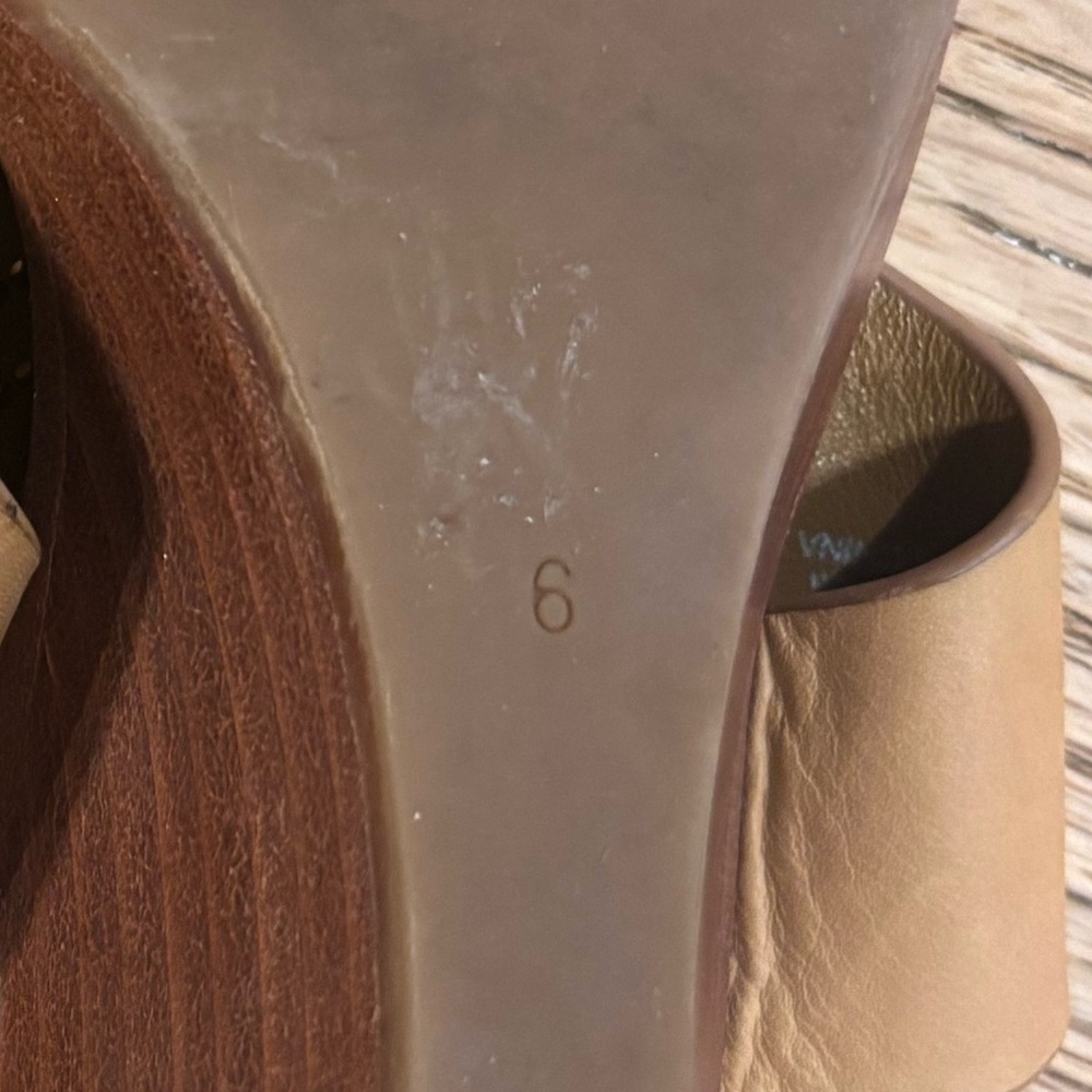 Tory Burch tan leather slip on baby wedge sandal size 6 - Picture 6 of 7